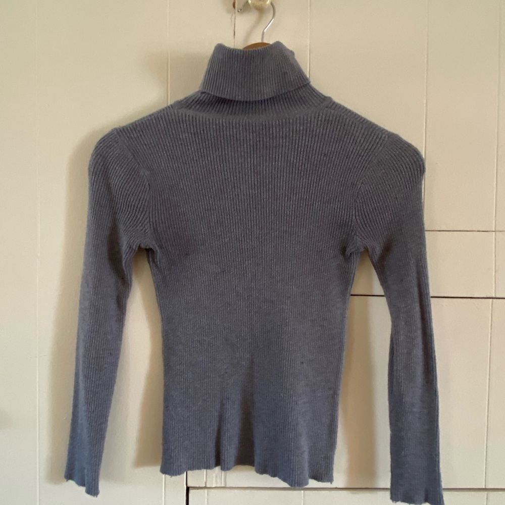Grey turtleneck